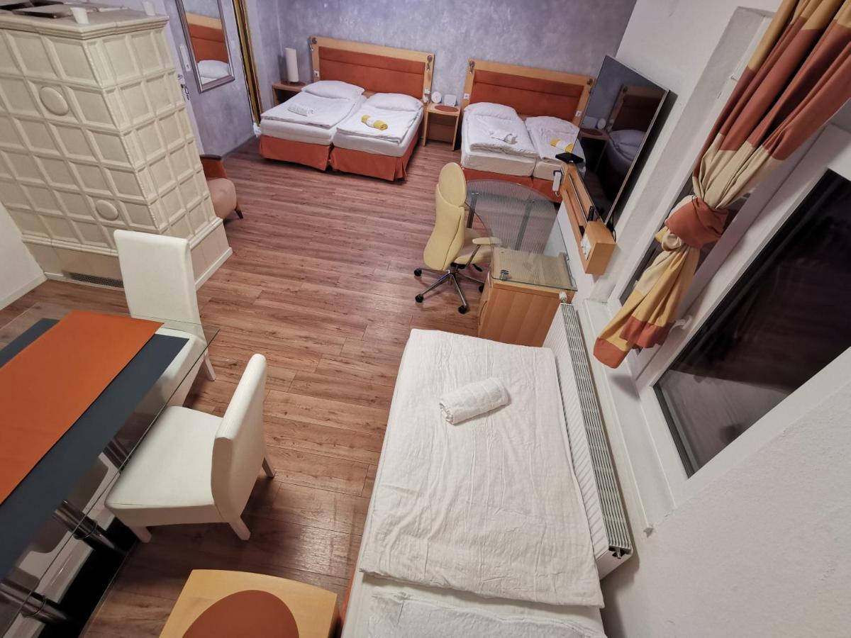 Pension Foehrenhain Герасдорф-бай-Вин Экстерьер фото